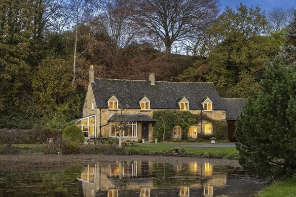 Brewery Cottage | Luxury Holidays Stays/Lets in the Cotswolds | Waterhead Barns, Stow-on-the-Wold